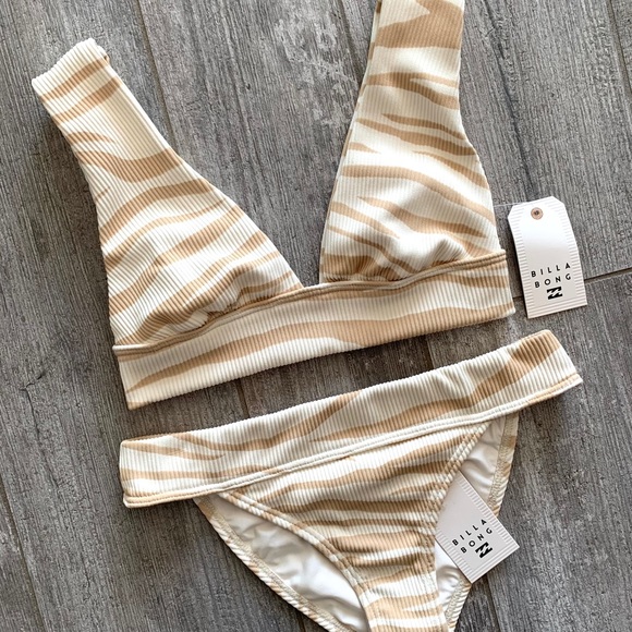 Billabong Other - 🔥🔥BILLABONG - WILD GROOVE PLUNGE TROPIC SET🔥🔥